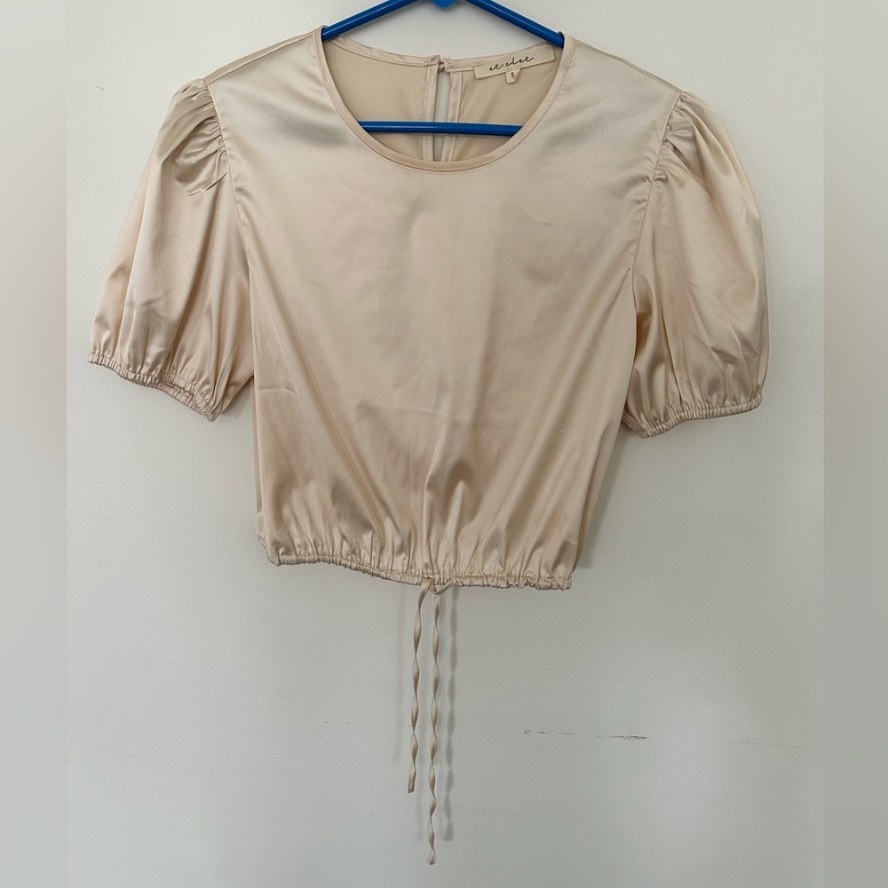 Cropped short sleeve top
